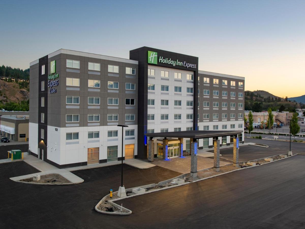 Holiday Inn Express & Suites - Brandon By Ihg Exterior photo
